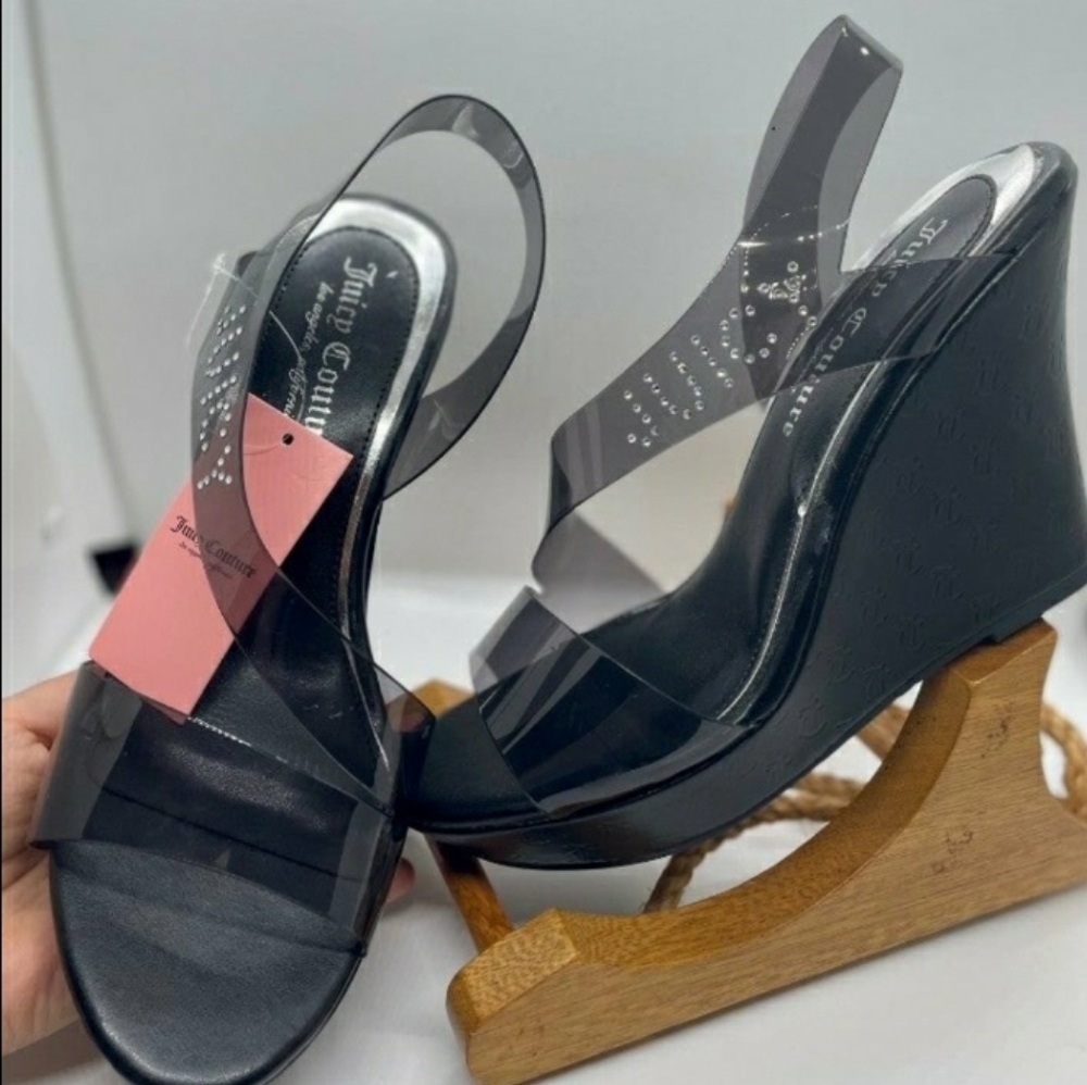 (Ew)Juicy couture ladies carefully wedge sandal